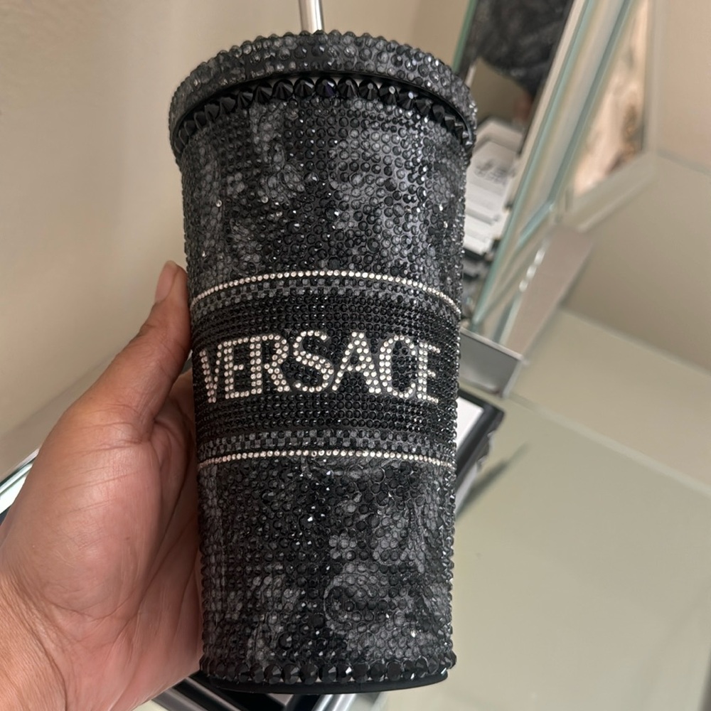 Versace (Authentic) Travel mug - Picture 2 of 5